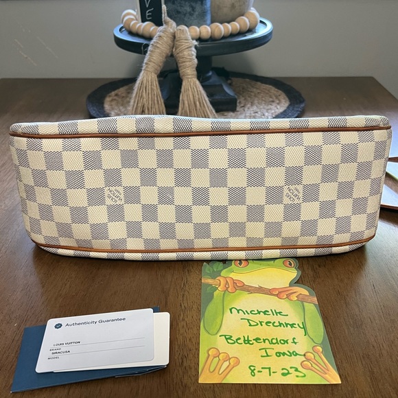 Authentic Louis Vuitton Siracusa MM - Picture 8 of 16